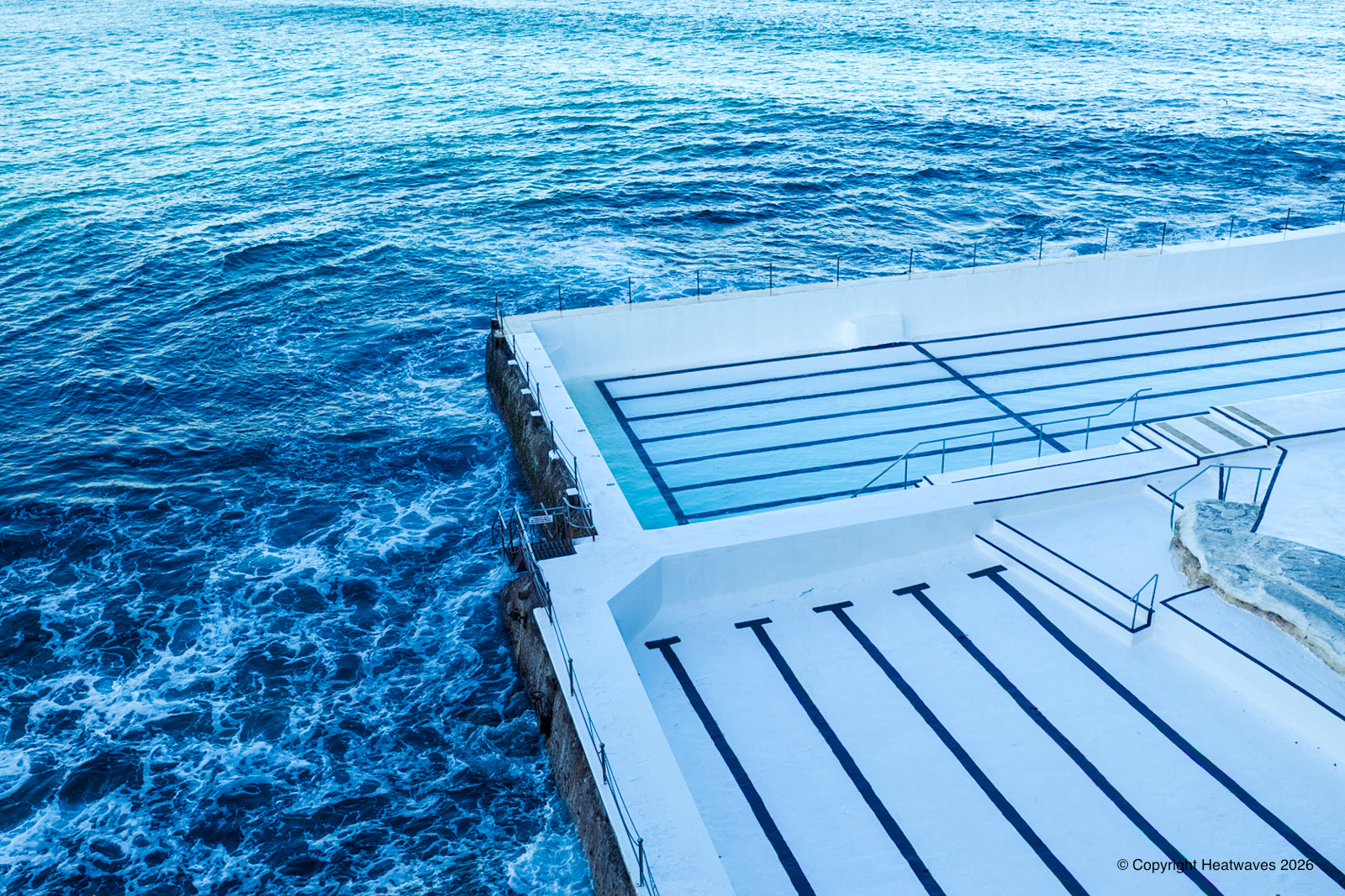 Icebergs Blue
